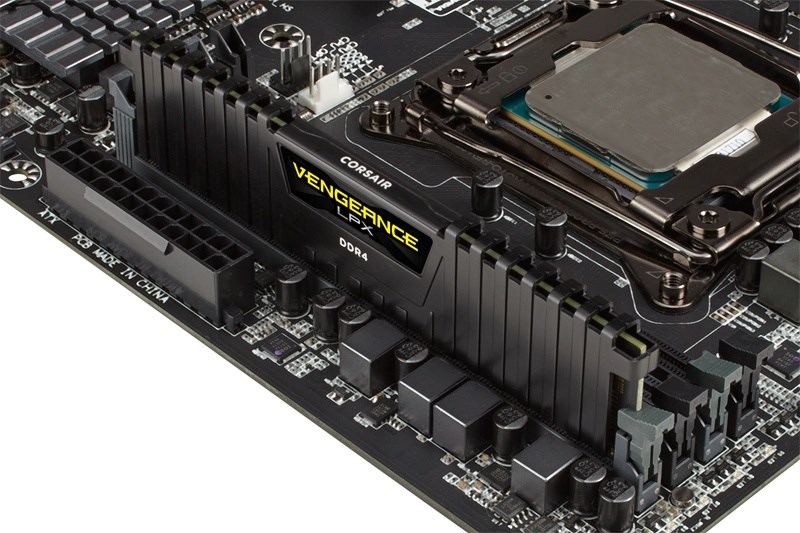 CORSAIR 32GB Vengeance LPX Black DDR4-2666 CL16 quad kit 4