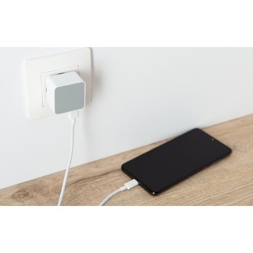 AZURI 100-240V home charger square - 1 USB port - wit - 2.4Amp 3